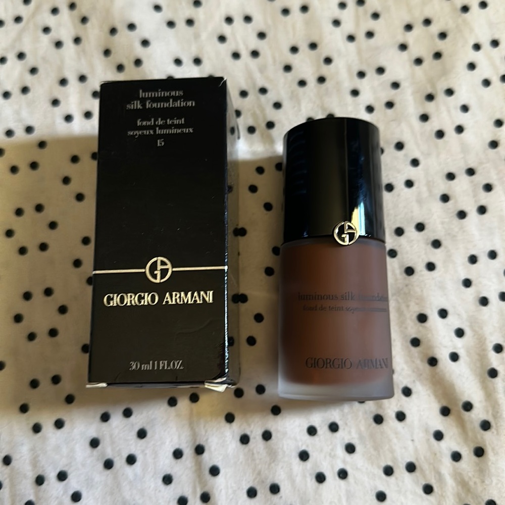 New Giorgio Armani Luminous Silk Foundation